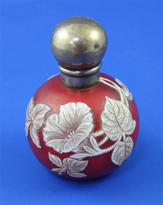 A late Victorian silver lidded cameo glass scent bottle in the manner of Thomas Webb, 4.25in.
